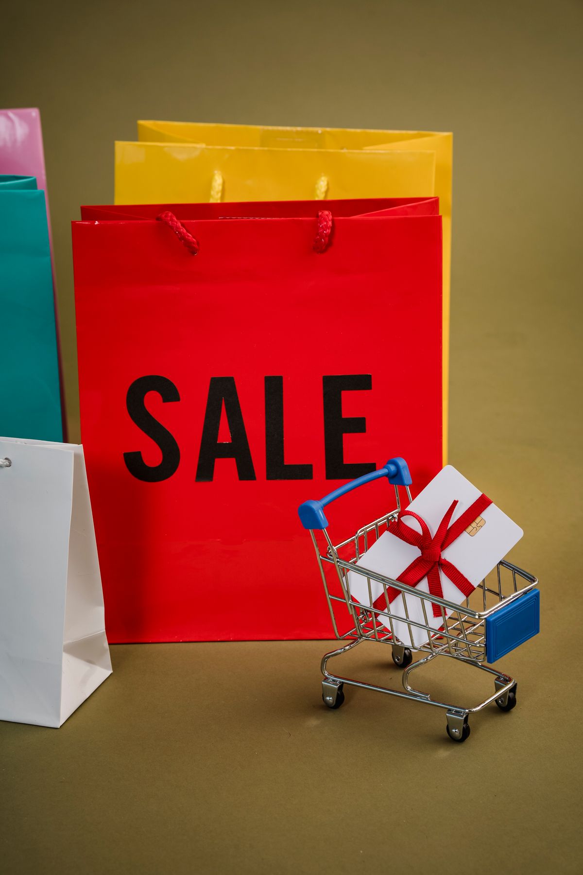 Black Friday sale shopping bag and wrapped gift box for plus size gifting